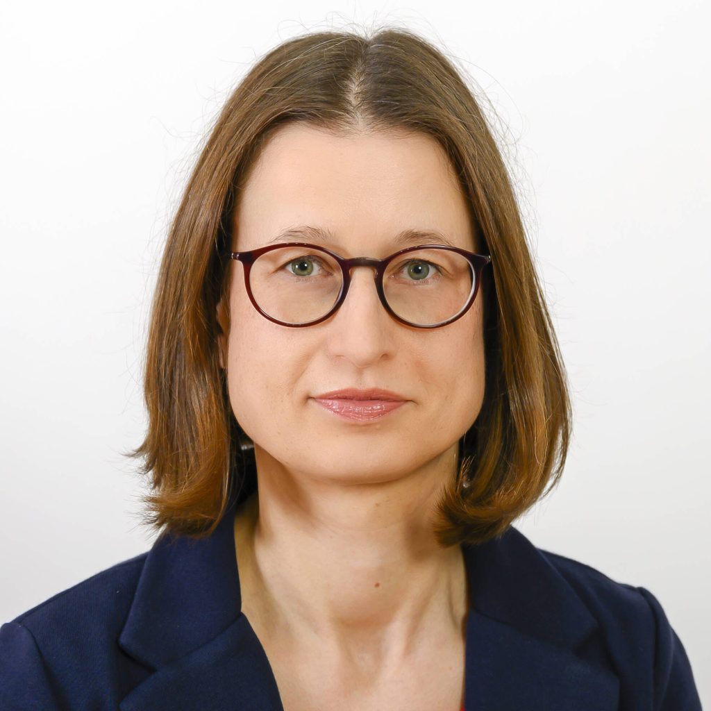 Portraitfoto von Katharina Reeker-Meyer, Klinikdirektorin der Ostseeklinik Grömitz